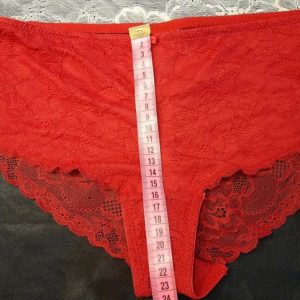 Culotte rouge bien salies