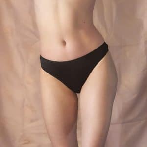 String noir de sportive
