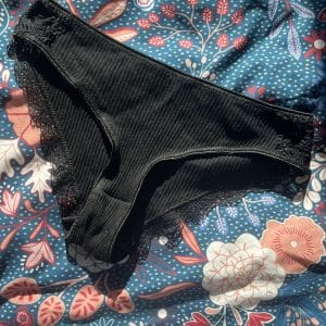 Culotte noire coton et de dentelle