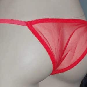 Culotte rouge très odorante