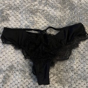 Culotte noire dentelle