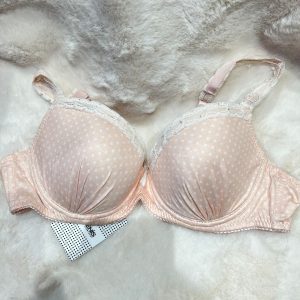 soutien gorge etudiante