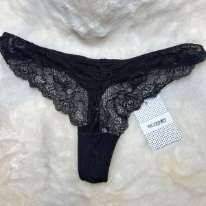 string dentelle noir