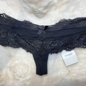 sring dentelle etudiante sexy