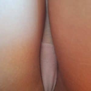 💦💦 Je souille ma culotte que j'ai depuis 7 ans avec mes grosses lèvres 💦💦