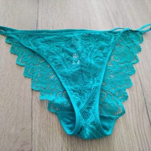 Culotte dentelle avec traces