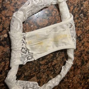 String en Dentelle blanche