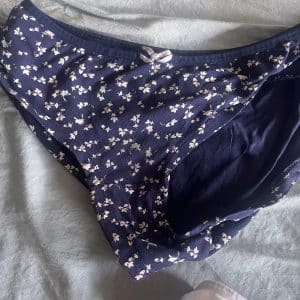 Culotte de petite fille bien utilisée , au choix