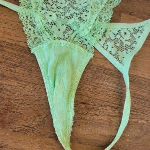 Culotte string sale chez des inconnu(e)s ! 13 septembre