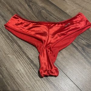Tanga rouge en satin sexy