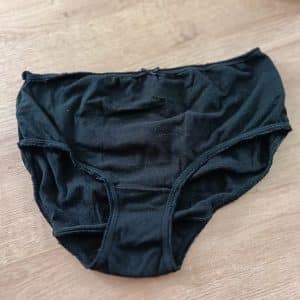 Culotte de nuit noire papillon