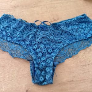 Tanga bleu lacets
