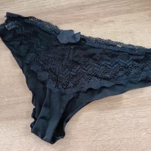 Tanga papillon noir dentelle