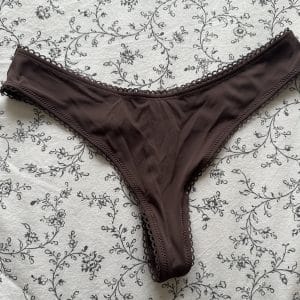 String microfibre intérieur coton porté 72h