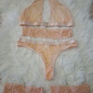 Mon ensemble lingerie rose dentelle ultra sexy ✨