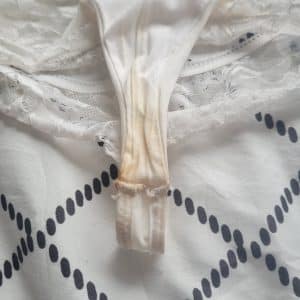 Culotte sale et jaunie du 24 janvier !