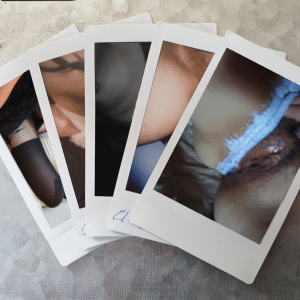 5 photos érotiques mini Polaroïd dédicacé