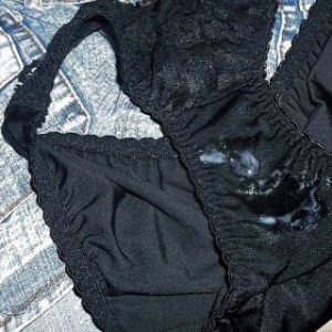 Culotte remplie de sp*em