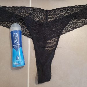 Culotte remplie de jus de chatte