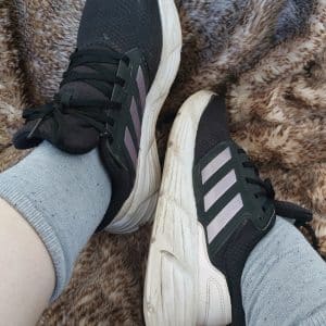 Mes baskets préférées - bien portées, pleines d’odeurs