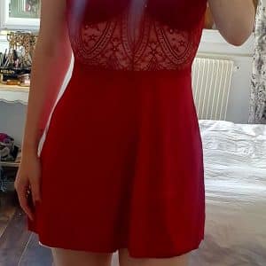Nuisette rouge dentelle