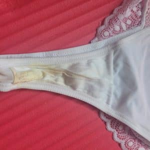 Culotte sale très jaunie !