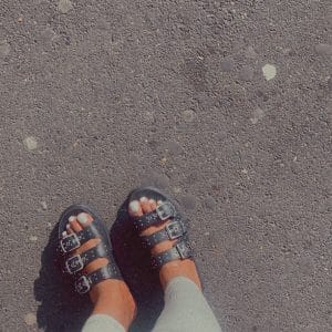 Des jolies et beaux pieds avec des orteils toujours fait ma passions