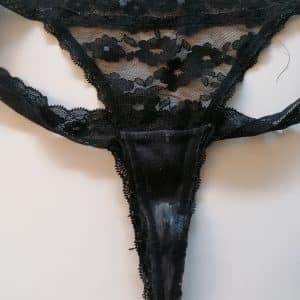 String en dentelle portĂ© - 2 jours đ