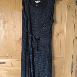 🖤 DESTOCKAGE DÉMÉNAGEMENT – ROBE NOIRE CLASSIQUE, MAIS... PAS SI SAGE 😈 🖤