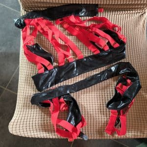 ❤️🔥 DESTOCKAGE NEUF & TORRIDE – ENSEMBLE ROUGE WETLOOK (HAUT + PORTE-JARRETELLES) ❤️🔥