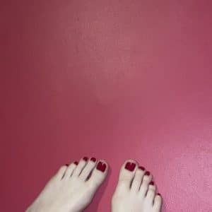 Pieds vernis rouge 💄🥵