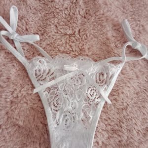 Mon tanga dentelle blanc porté 24h + masturbation