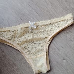 Ma culotte dentelle jaune 24h + masturbation