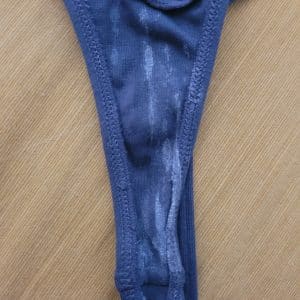 Culotte sale et lesbienne en p@rtouze !