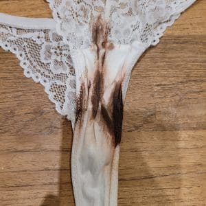 Culotte sale rougie !