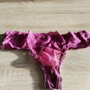 String rose dentelle transparent