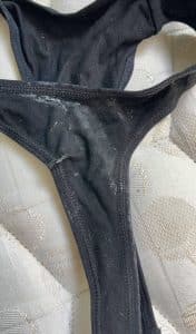 Culotte pleine de mouille