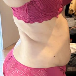 Ensemble rose intense en dentelle â portĂ© spĂ©cialement pour toi