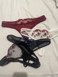 Lot string tachée sécrétion 💦