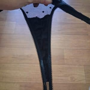 String FORTE ODEUR DE CHATTE