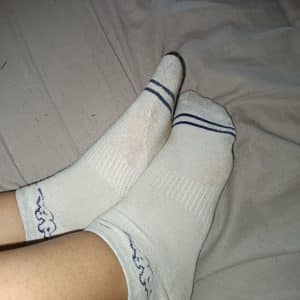 Chaussettes blanches portées