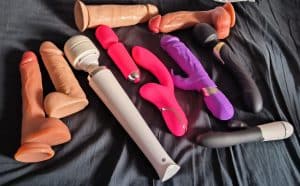 Coucou 🔥 voici les différents sextoys en ma possession 🫦 N'hésite pas à me contacter si tu veux t'en procurer un ou si tu veux une vidéo où je me masturbe avec 🔥🔥🔥
