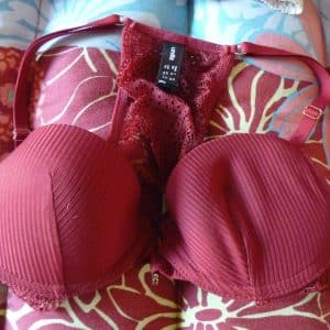soutien gorge undiz rouge - attache entre mes seins ♥️♥️♥️