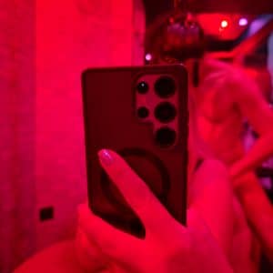 Rubis - Photos fond rouge prises sur le vif...