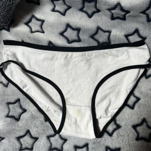 Vieille culotte blanche