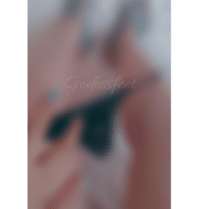 Pack photo jambes pieds en talons sexy avec string suggestif 🔥