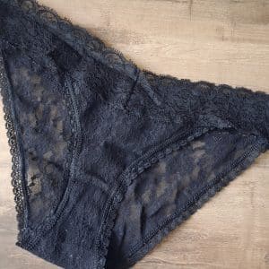 Culotte dentelle noire portée une journée odeur naturelle