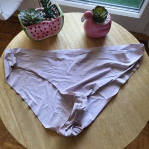 Petites culottes et collants / chaussettes portés à choix