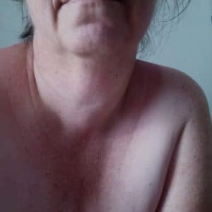 Pack 5 photos récentes de ta diablotine sur mes seins 100 C