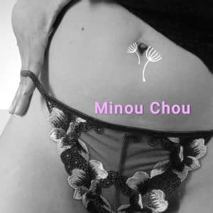 String de Grande Marque Avec Traces de Mouille💜